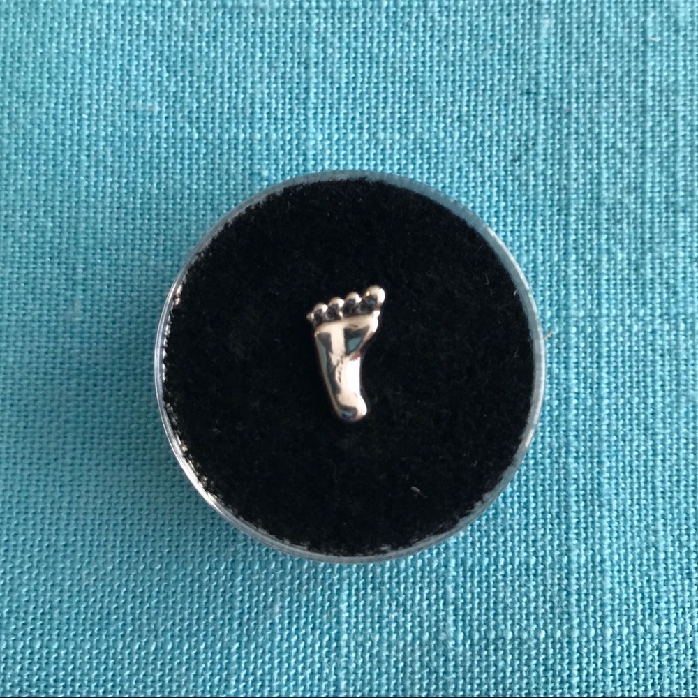 Origami Owl footprint charm